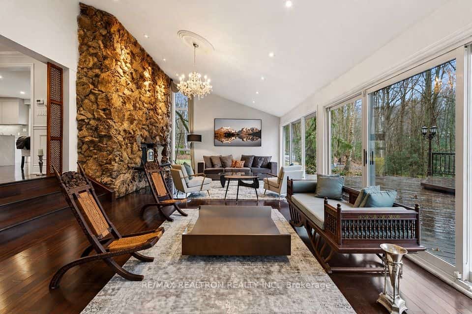 14038 Bayview Avenue, Aurora, ON L4G 3G8