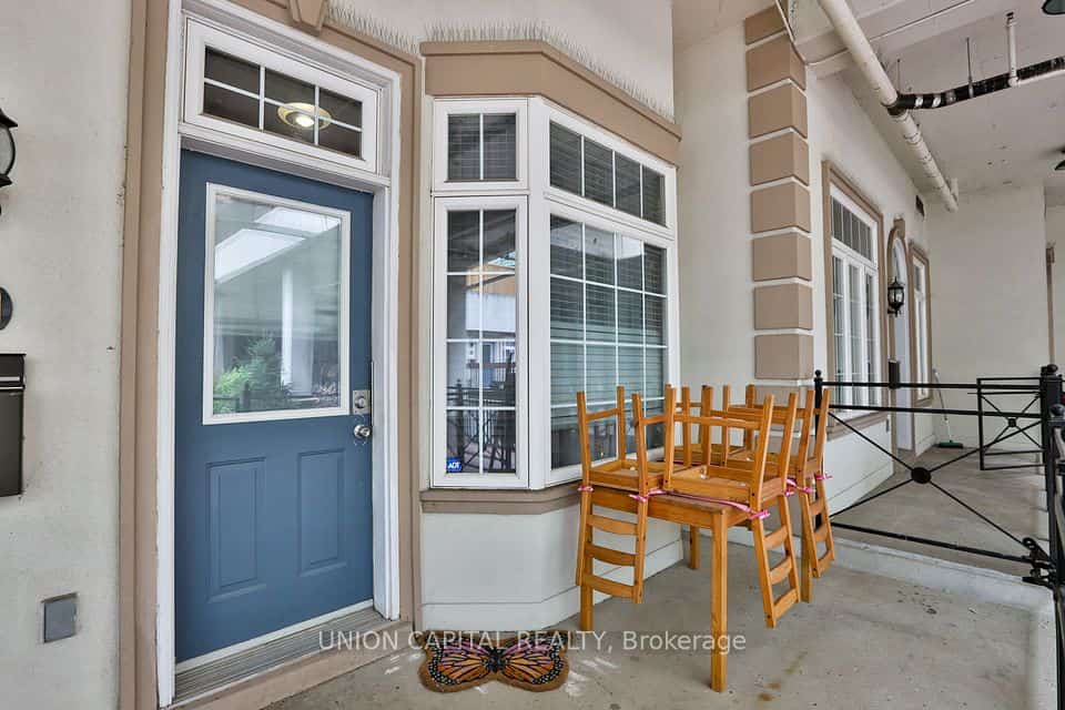 71 Mccaul Street #143, Toronto, ON M5T 2X1
