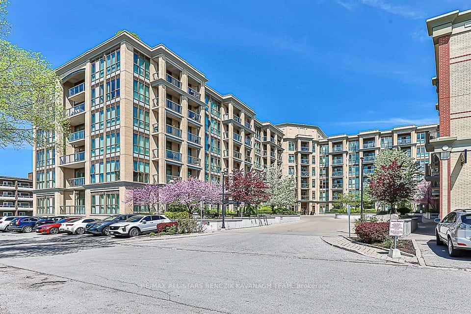 68 Main Street N #233, Markham, ON L3P 0N5
