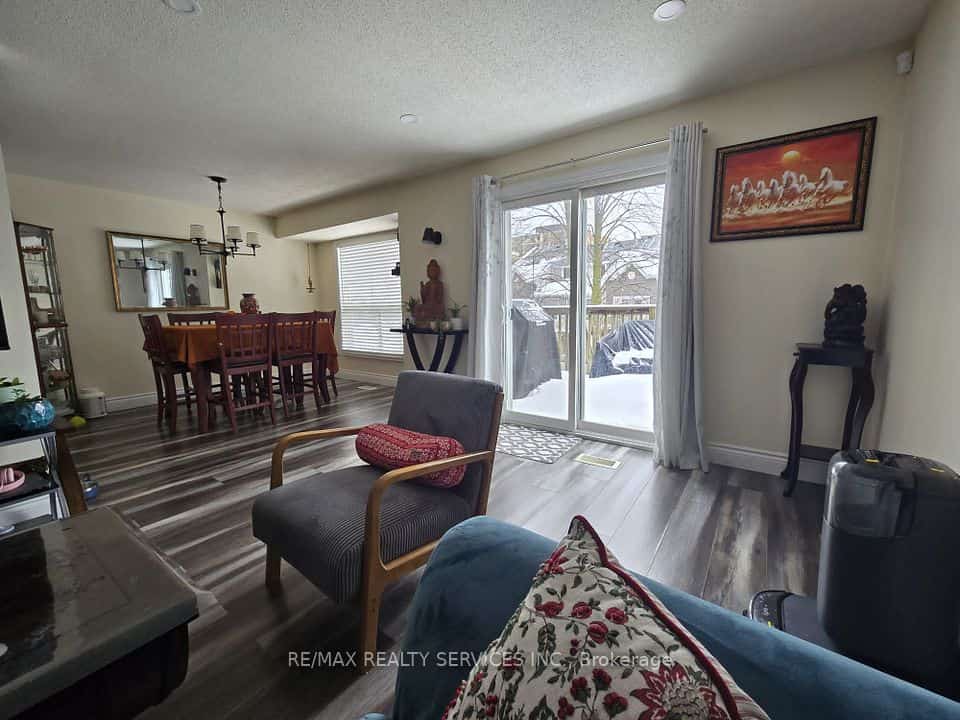 54 Green Valley Drive #32, Kitchener, ON N2P 1Z9