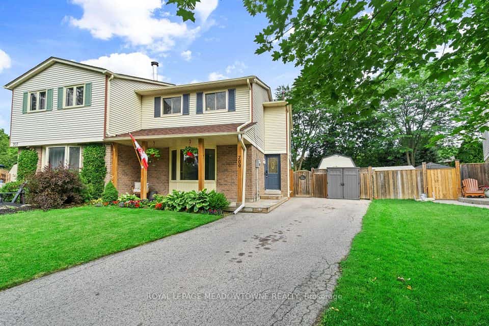 709 Middleton Crescent, Milton, ON L9T 4C2