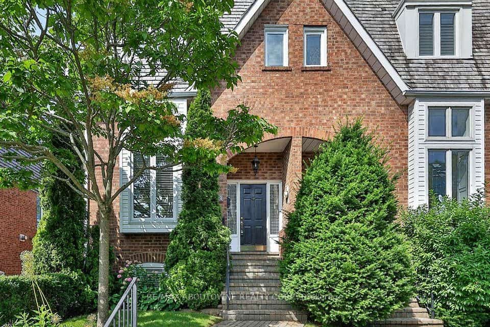 86 Forsythe Street, Oakville, ON L6K 3J8