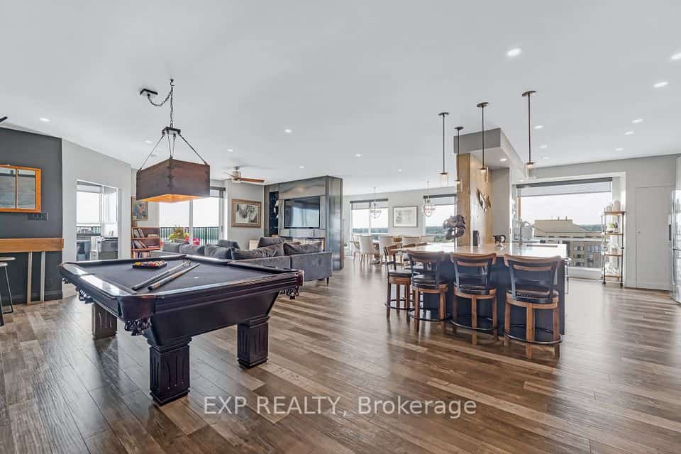 65 Ellen Street #1502, Barrie, ON L4N 3A5