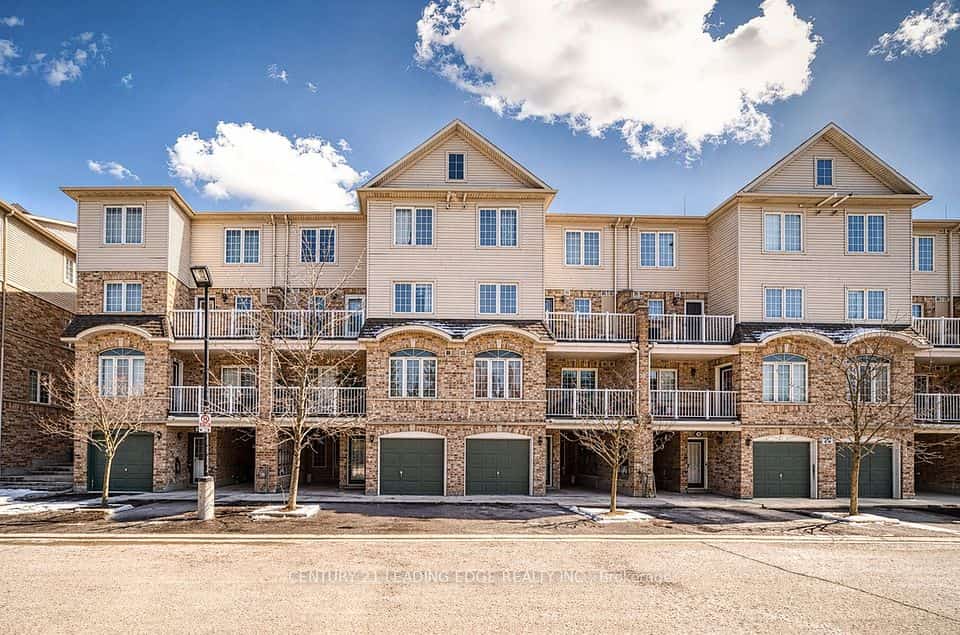 Woodside Village, Toronto