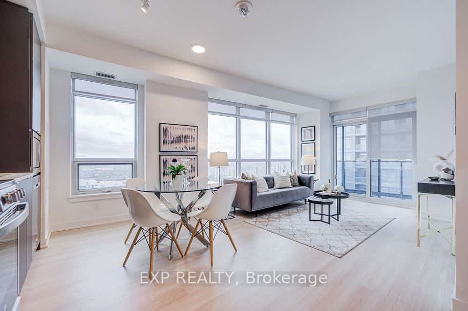30 Upper Mall Way #2707, Vaughan, ON L4J 0L7