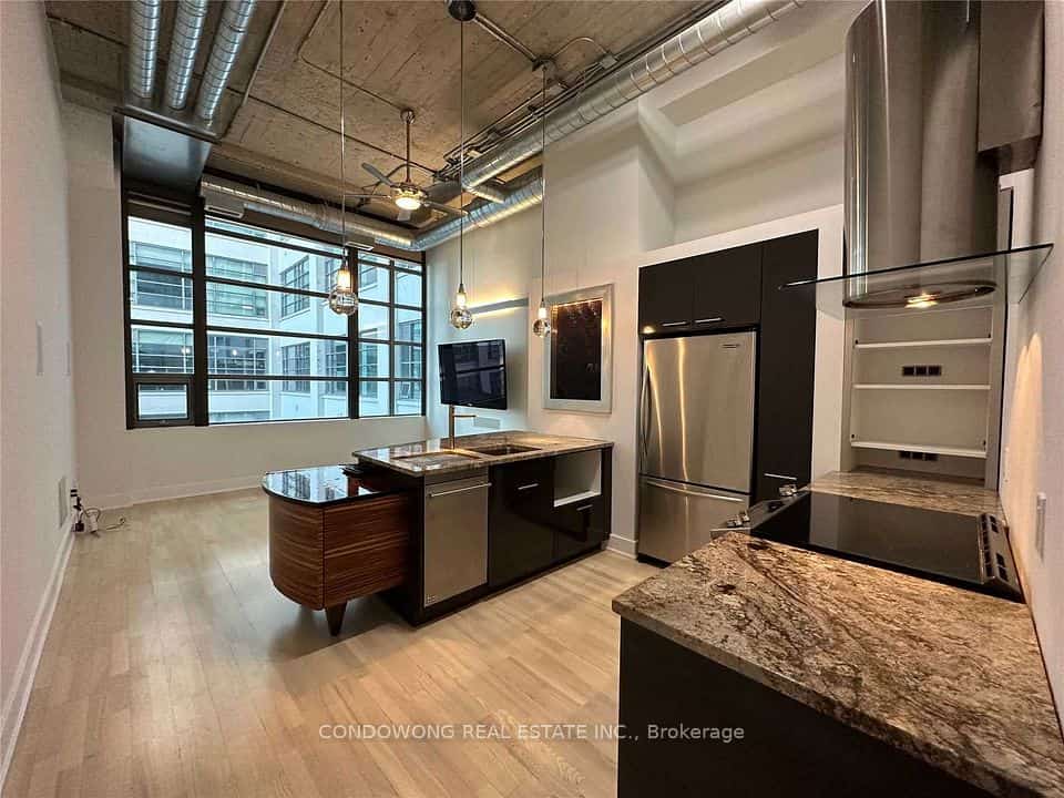 637 Lake Shore Boulevard W #331, Toronto, ON M5V 3J6