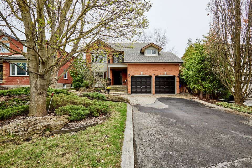 10 Dorman Drive, Whitchurch-Stouffville, ON L4A 6A2