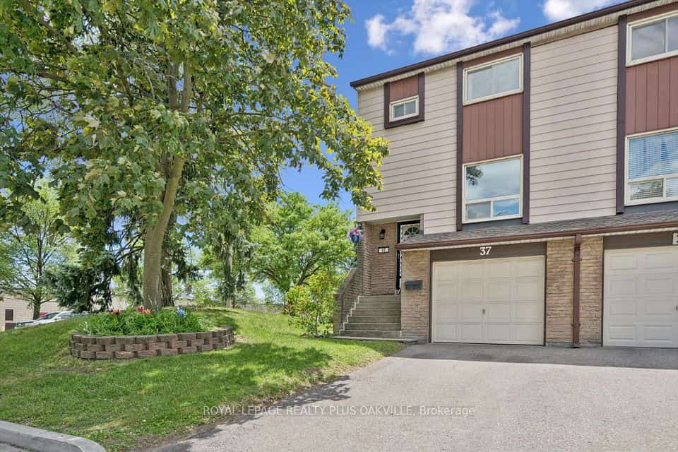 1221 Dundix Road, Mississauga