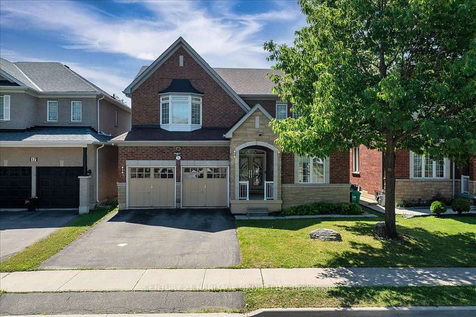 19 Reynolds Avenue, Brampton, ON L6P 2C1