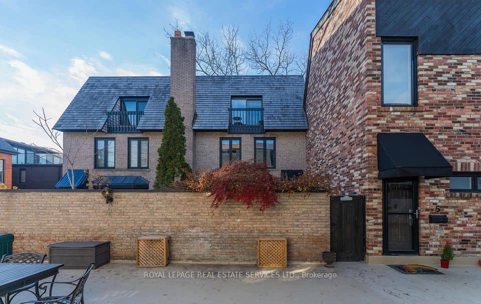 70 Shaftesbury Avenue, Toronto