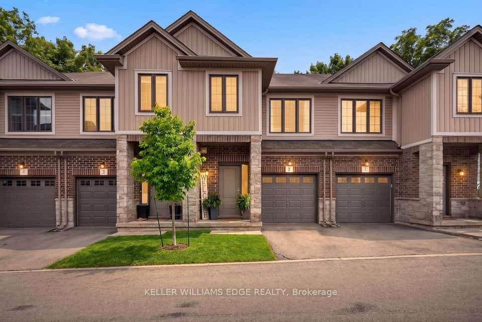 377 Glancaster Road #2, Hamilton, ON L9G 0G4