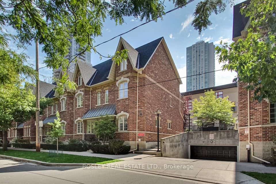 Earl Lofts, Toronto