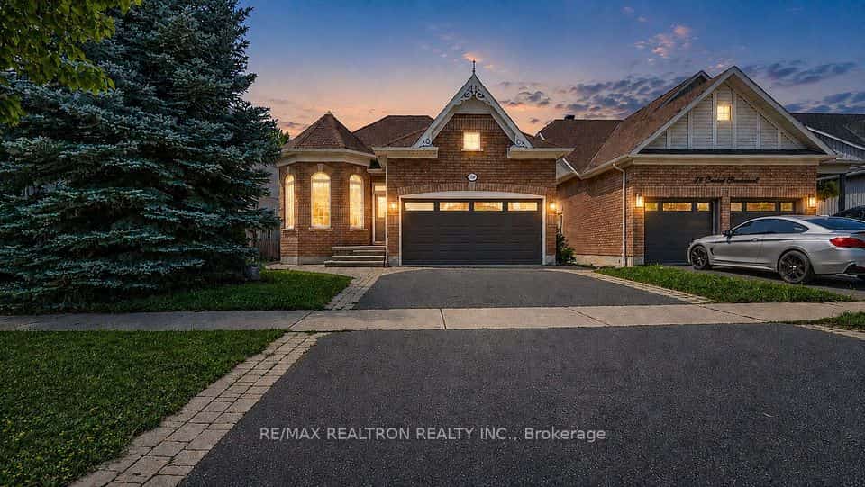 76 Cachet Boulevard, Whitby, ON L1M 2C9