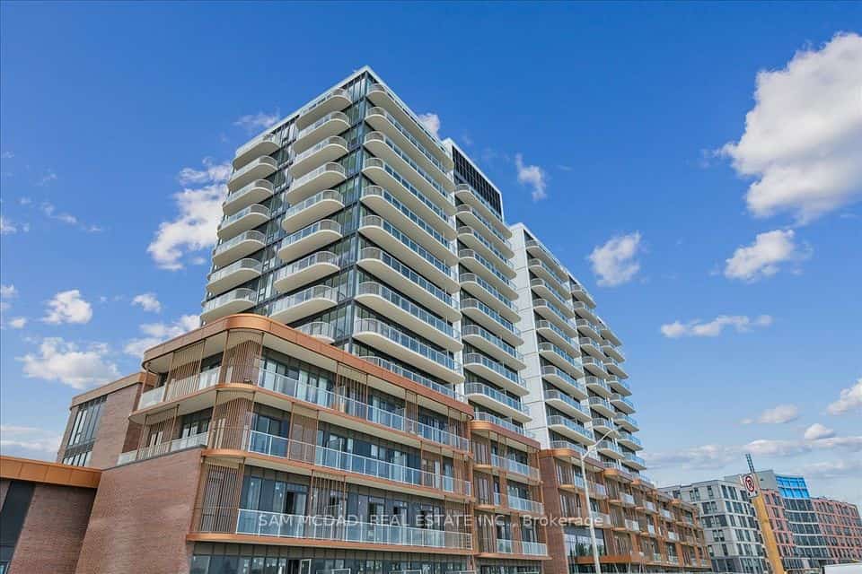 220 Missinnihe Way #912, Mississauga, ON L5H 0A9