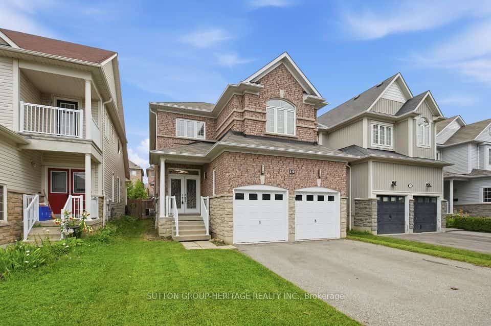 16 Shrewsbury Drive, Whitby, ON L1M 0C7