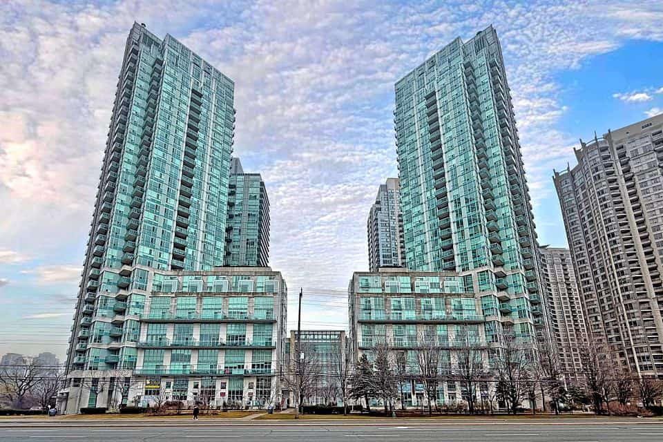 3939 Duke Of York Boulevard #701, Mississauga, ON L5B 4N2