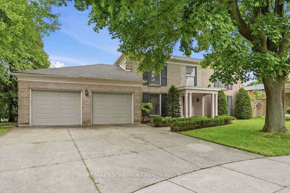 19 Verdun Court, Hamilton, ON L9C 5W9