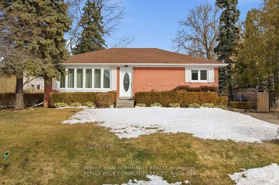 154 Hollingsworth Drive, King, ON L7B 1G8