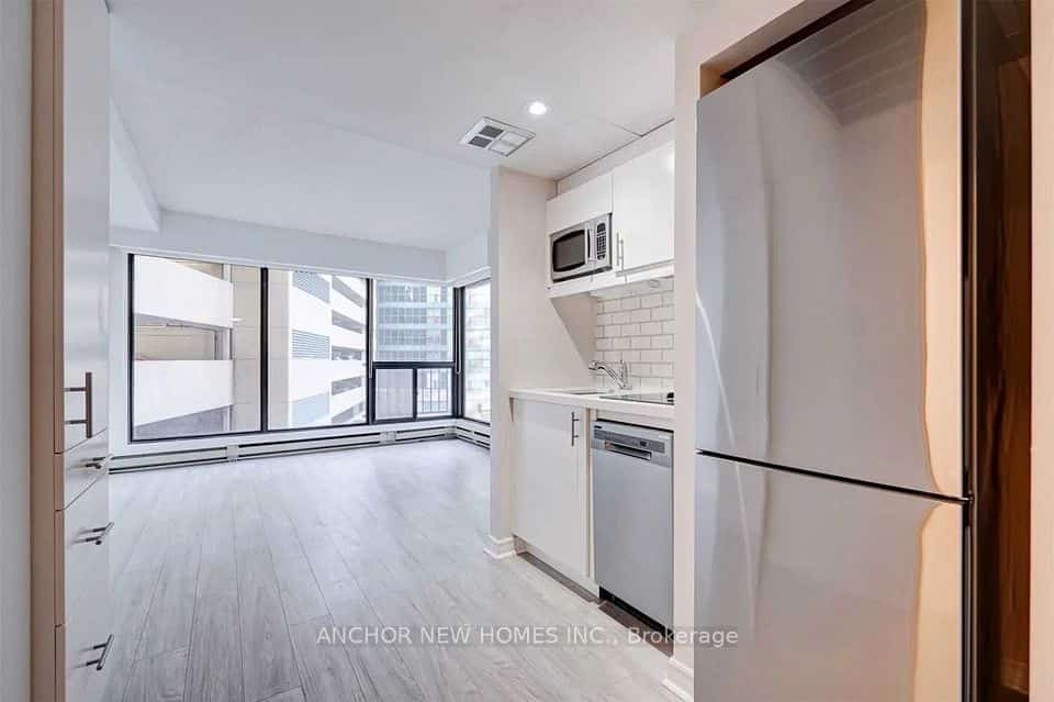55 Harbour Square #312, Toronto, ON M5J 2L1