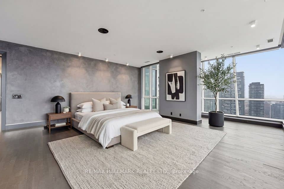 199 Richmond Street W, Toronto