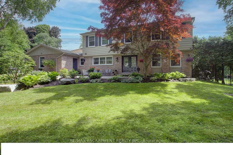 996 Cresthampton Lane, Mississauga, ON L5H 2X1