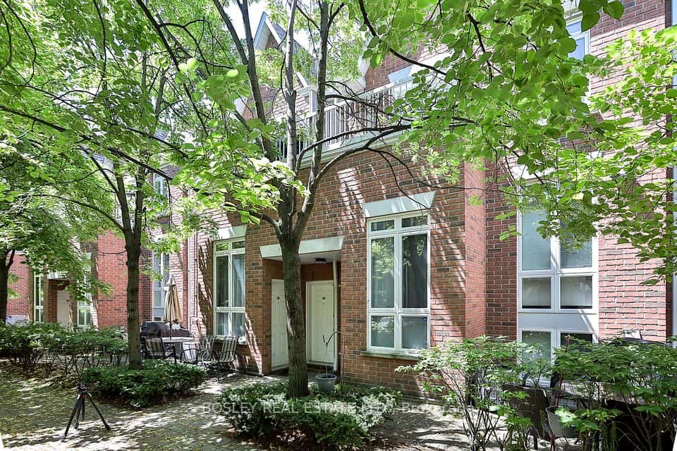 12 Sudbury Street #2211, Toronto, ON M6J 3W7