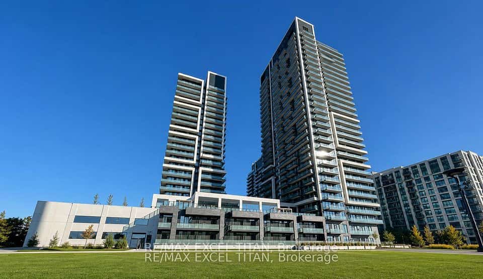 105 Oneida Crescent #206, Richmond Hill, ON L4B 0H6