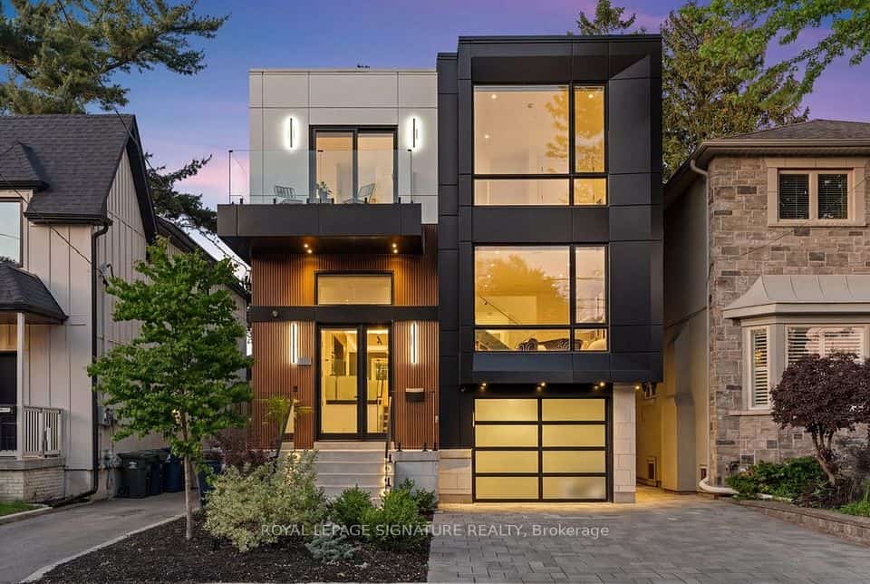39 Derwyn Road, Toronto, ON M4J 4N1