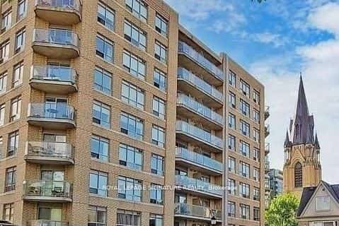 140 Bathurst Street #207, Toronto, ON M5V 3N8