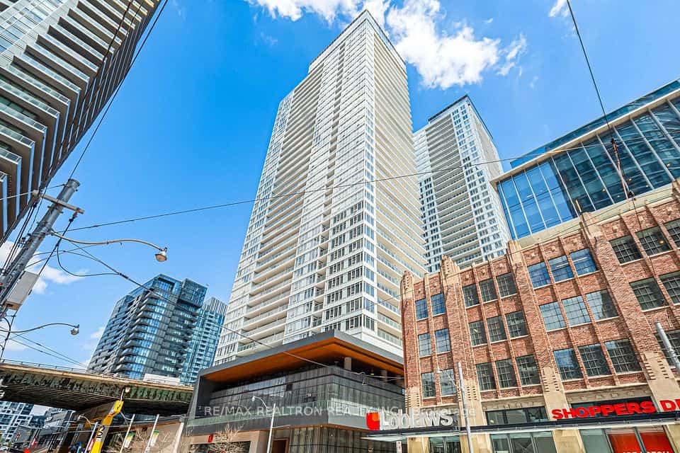 19 Bathurst Street #811, Toronto, ON M5V 0N2