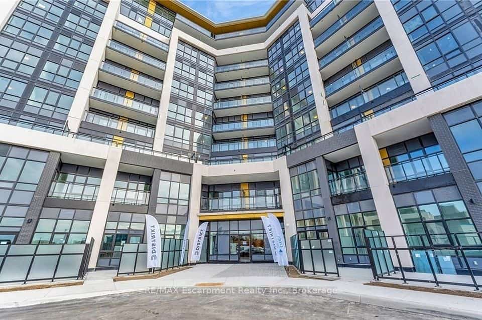 405 Dundas Street W #721, Oakville, ON L6M 5P9