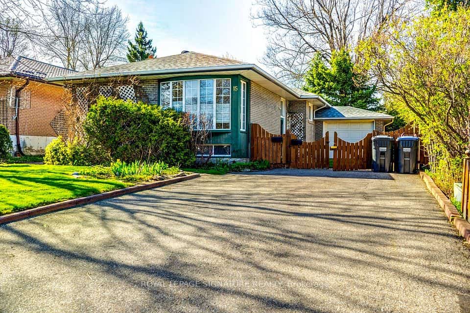 15 Epsom Downs Drive, Brampton, ON L6T 1Y7