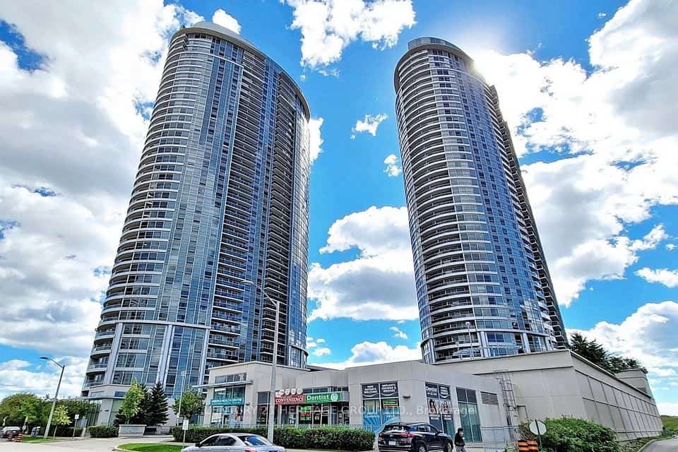 135 Village Green Square #1216, Toronto, ON M1S 0G4