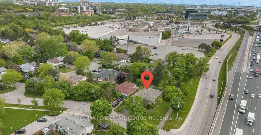 1011 Pearson Drive, Oakville, ON L6H 2Y9