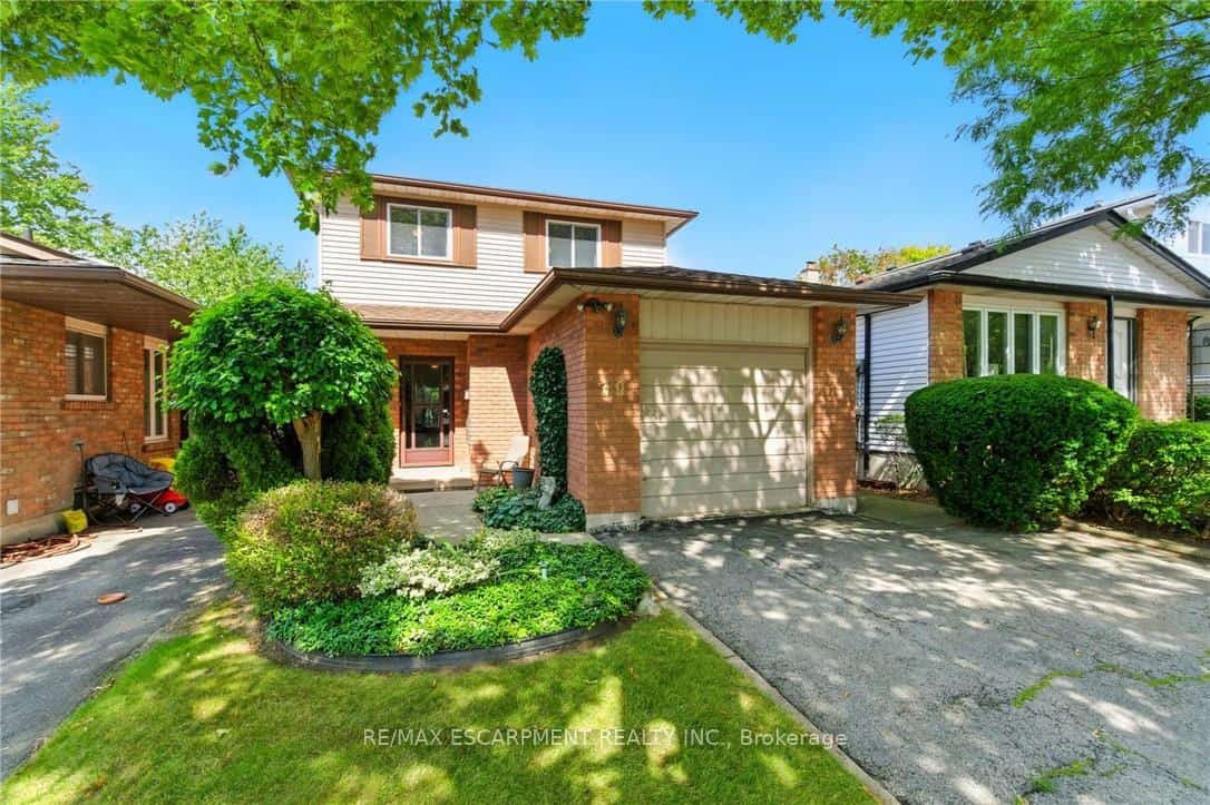 39 Megna Court, Hamilton, ON L9C 6Y6