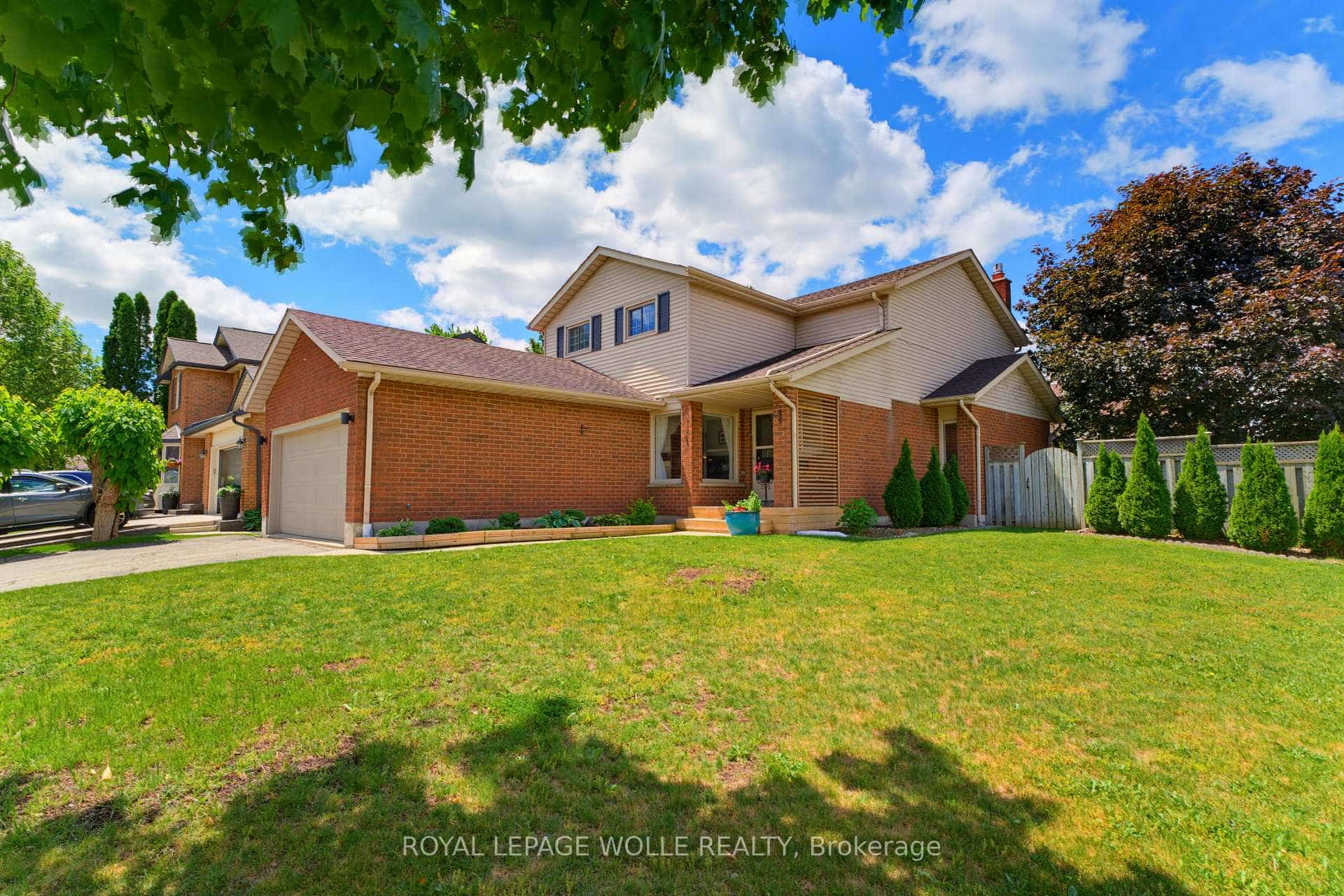 3 Alona Avenue, Cambridge, ON N3C 3Y5