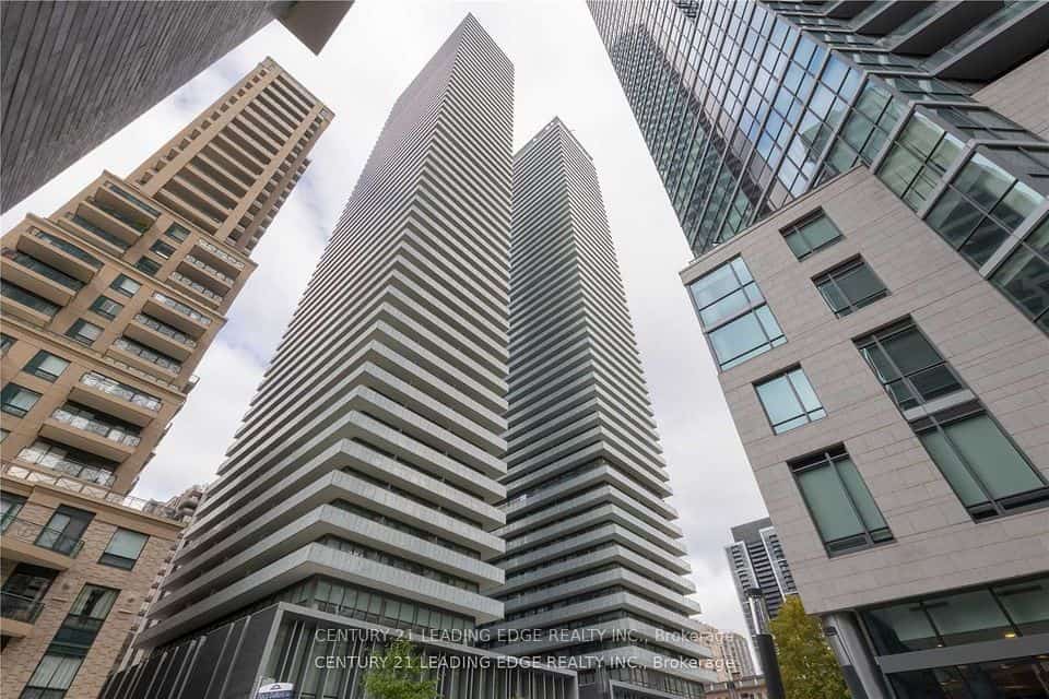 42 Charles Street E #3308, Toronto, ON M4Y 1T4