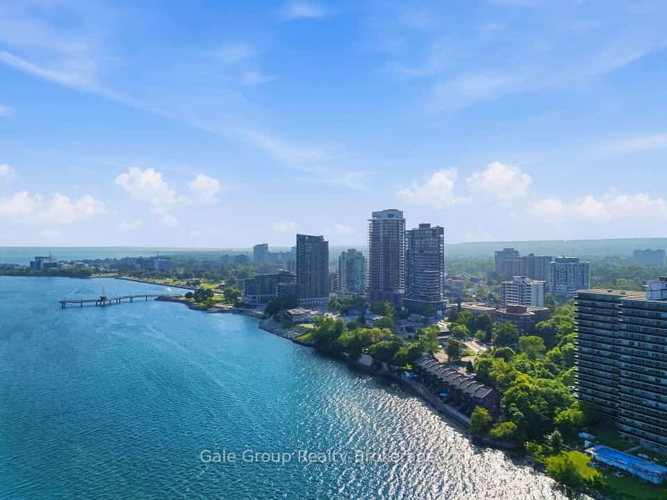 370 Martha Street #303, Burlington, ON L7R 0G9