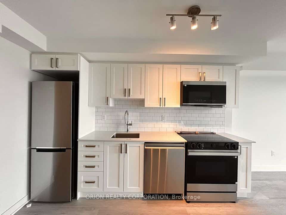 1010 Sandy Beach Road #1307, Pickering, ON L1W 0C7