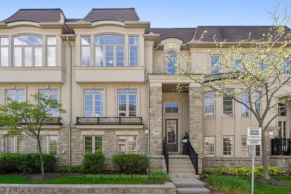 4135 Shipp Drive NE, Mississauga