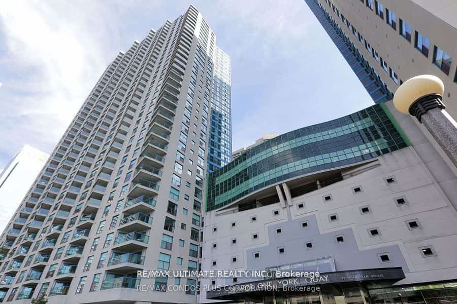 77 Harbour Square #601, Toronto, ON M5J 2S2