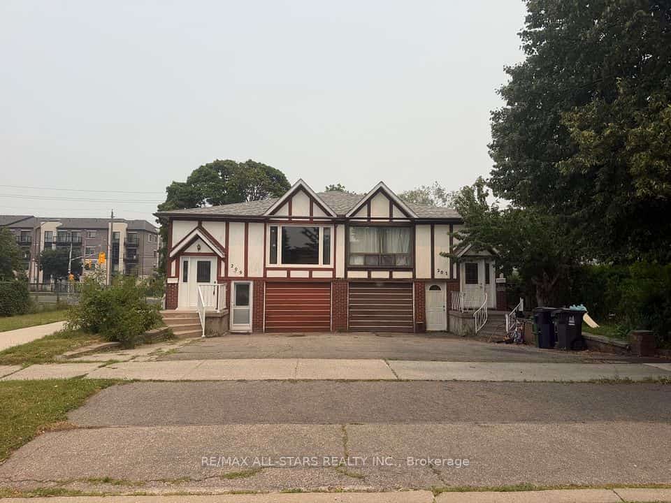 209 Apache Trail, Toronto, ON M2H 2J3