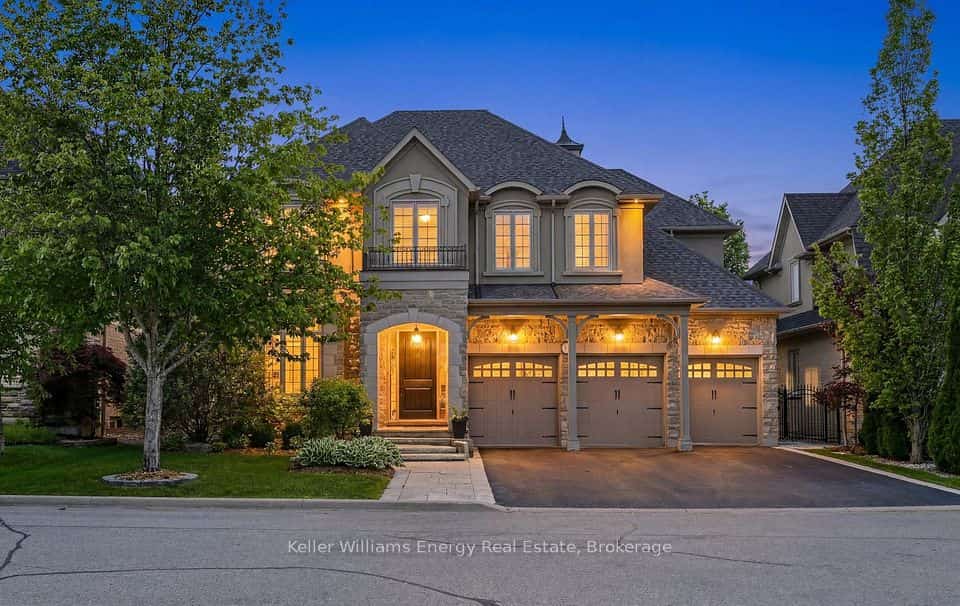 7 Woodington Court, Whitby, ON L1M 0C6