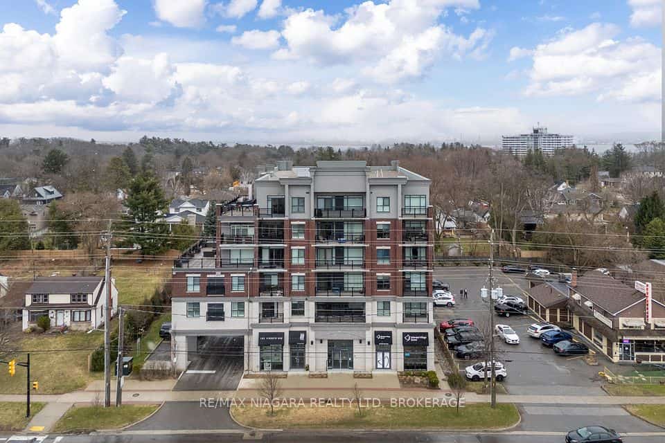 34 Plains Road E #203, Burlington, ON L7T 0B9