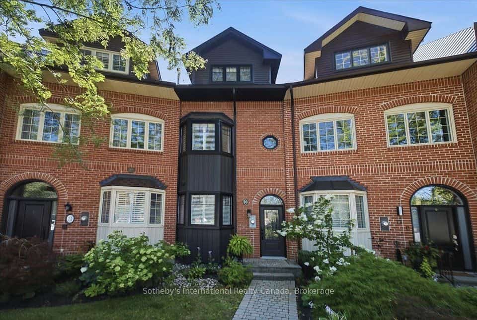 10 Southwind Terrace, Oakville, ON L6L 6K5