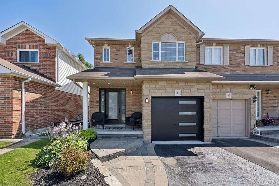 47 Wade Square, Clarington, ON L1E 3E6