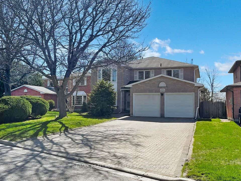 426 Herridge Circle, Newmarket, ON L3Y 7H6