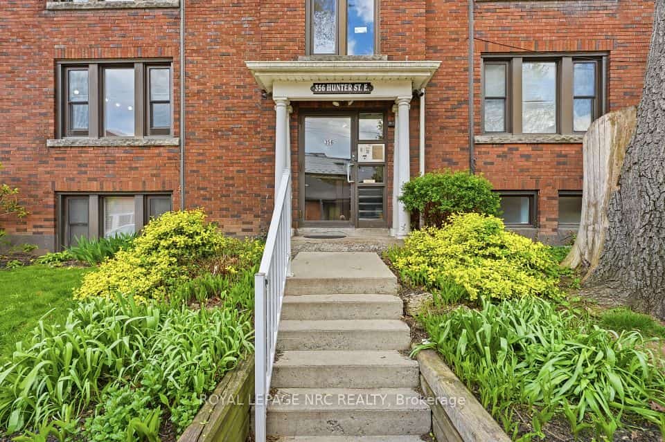 356 N Hunter Street E #11, Hamilton, ON L8N 1N8