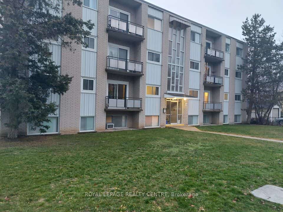 90 Marshall Street #9, Waterloo, ON N2J 2T4