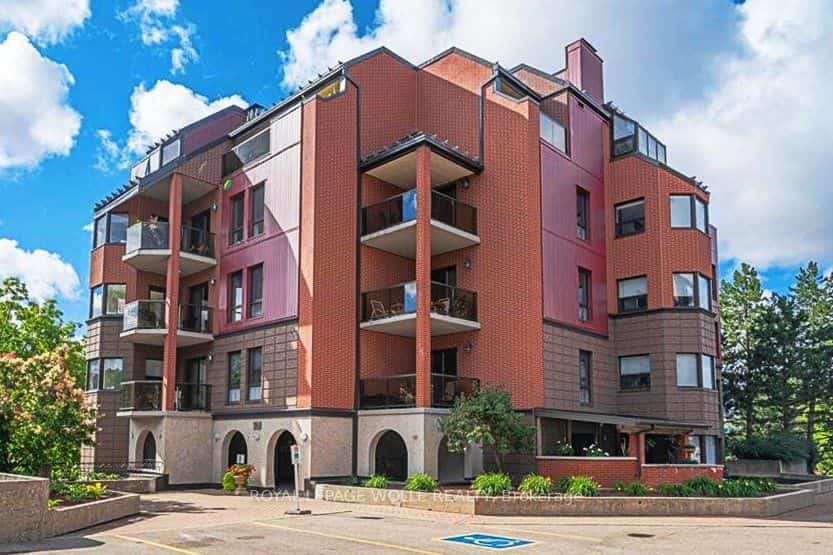 50 Blue Springs Drive #52, Waterloo, ON N2J 4M4